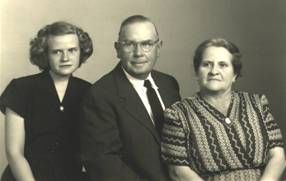Betty, Harry & Frances Campbell.jpg